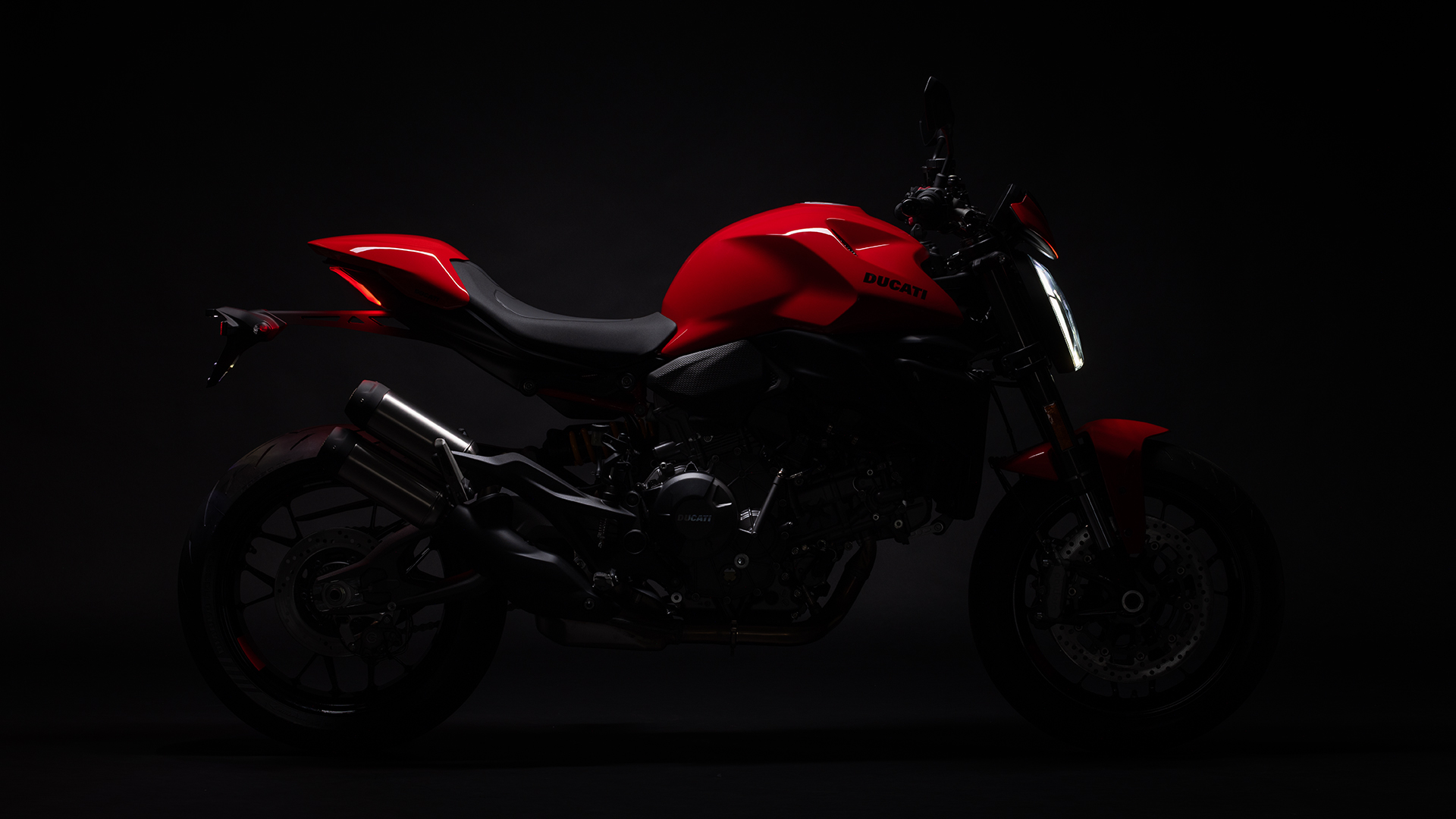 ducati-monster-roja-moto DUCATI MONSTER ROJA