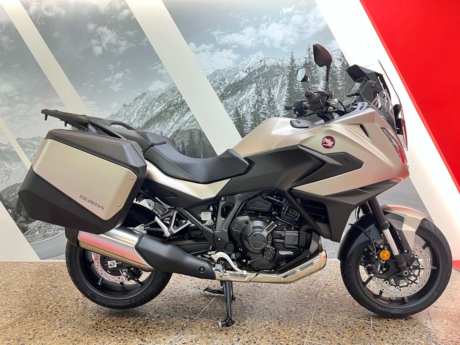 honda-nt-1100-2025-truenos-astur HONDA NT 1100 2025 TRUENOS ASTUR