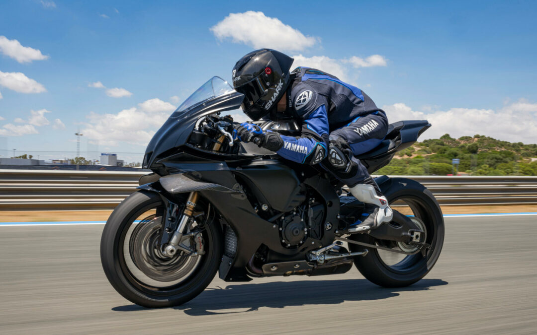 PILOTO YAMAHA R1 RACE