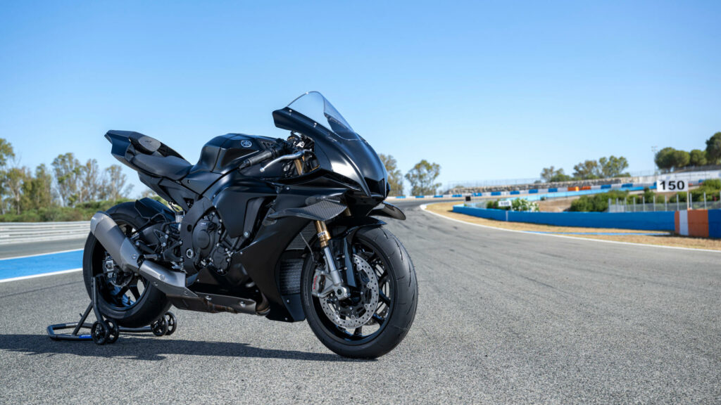 MOTOCICLETA R1 RACE